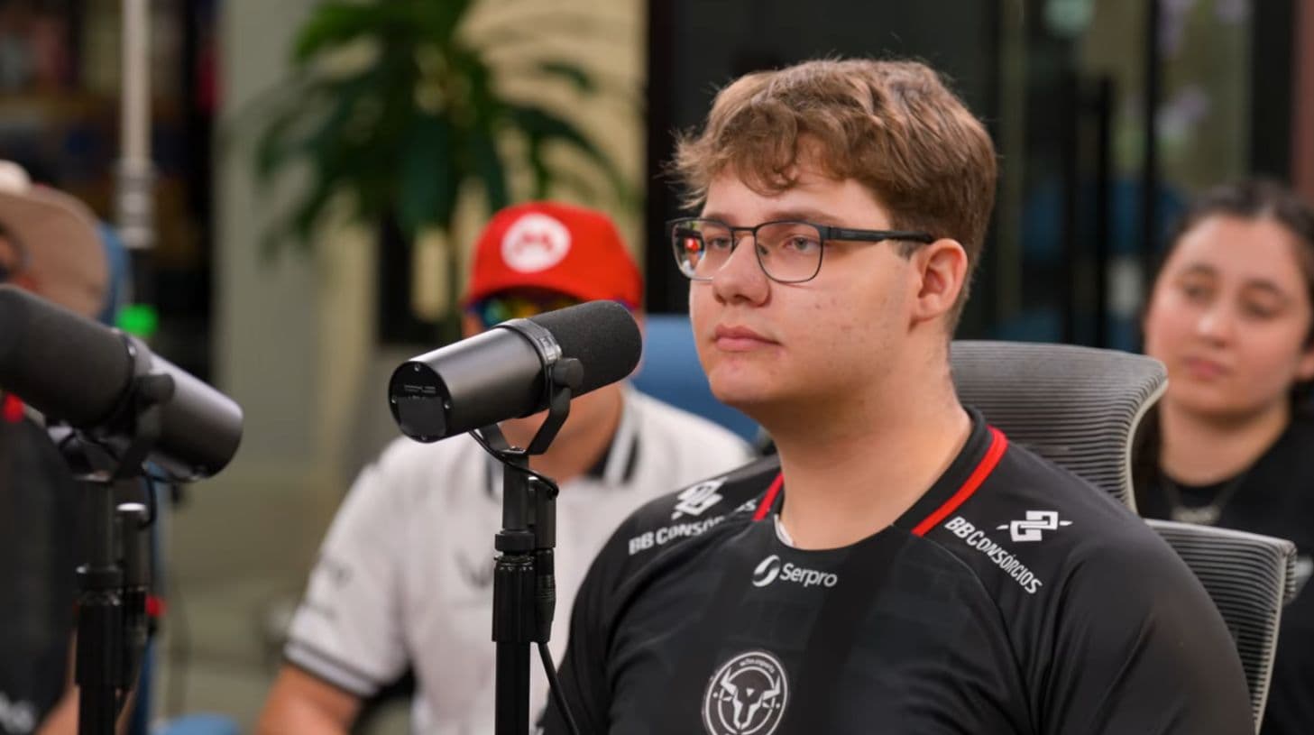 Bernardo Gomes during a Fluxo W7M creator session recording